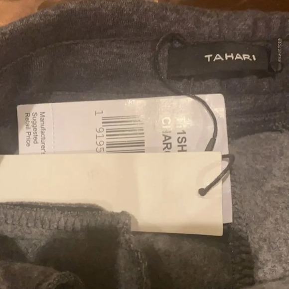 Tahari Zipper Pocket Fleece shorts - Picture 7 of 8